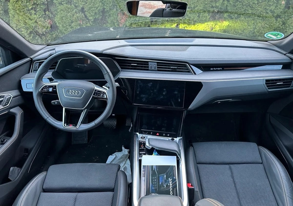 Audi e-tron cena 121500 przebieg: 21200, rok produkcji 2022 z Nakło nad Notecią małe 67